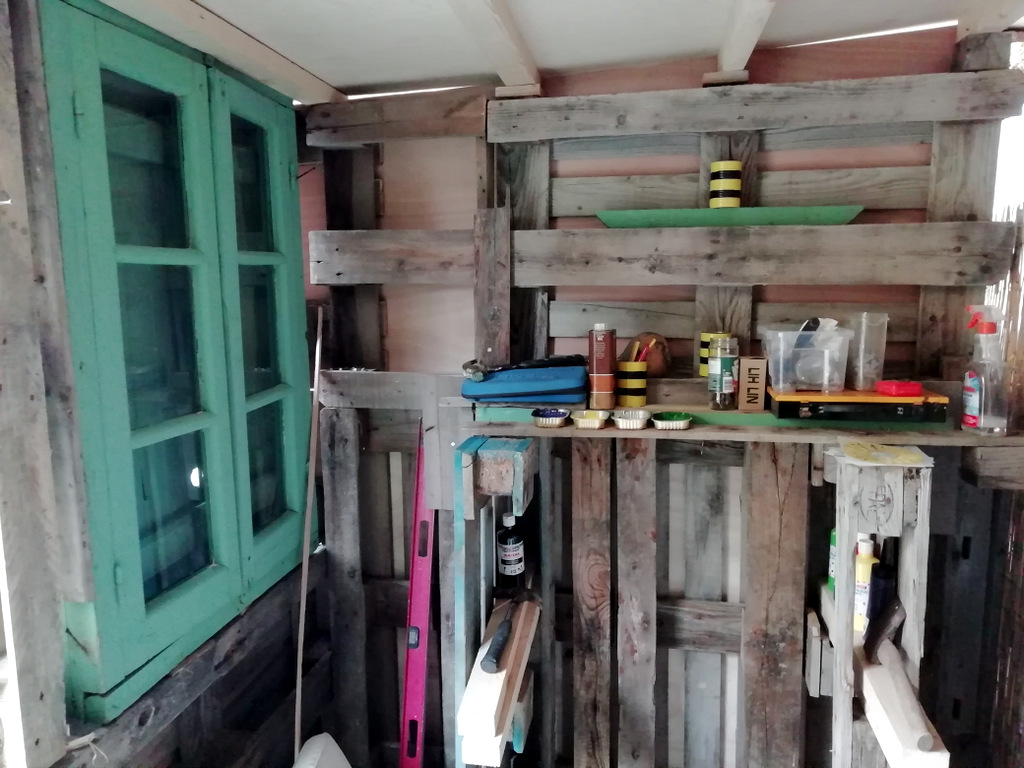 Ora Salvage window & Shutters Wood Great fire 2021 at the new DoodLynn Den shop