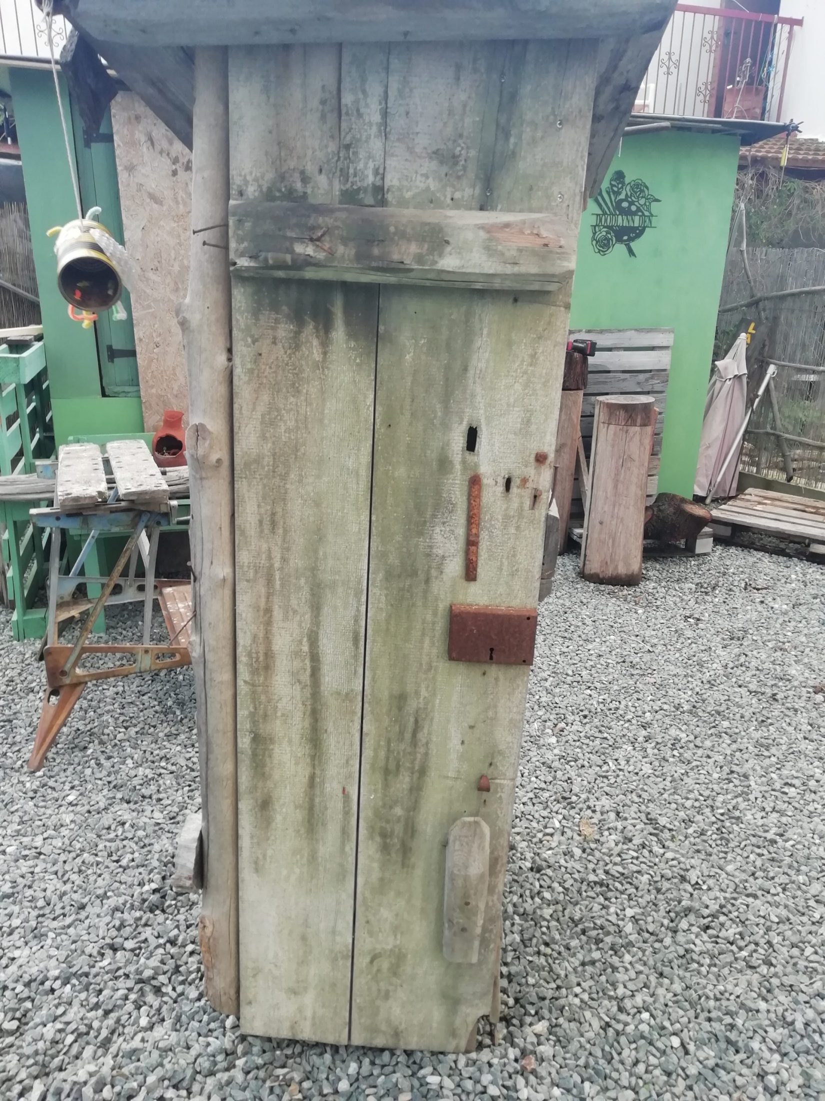 Bee Hotel Ora Salvage Wood Great fire 2021